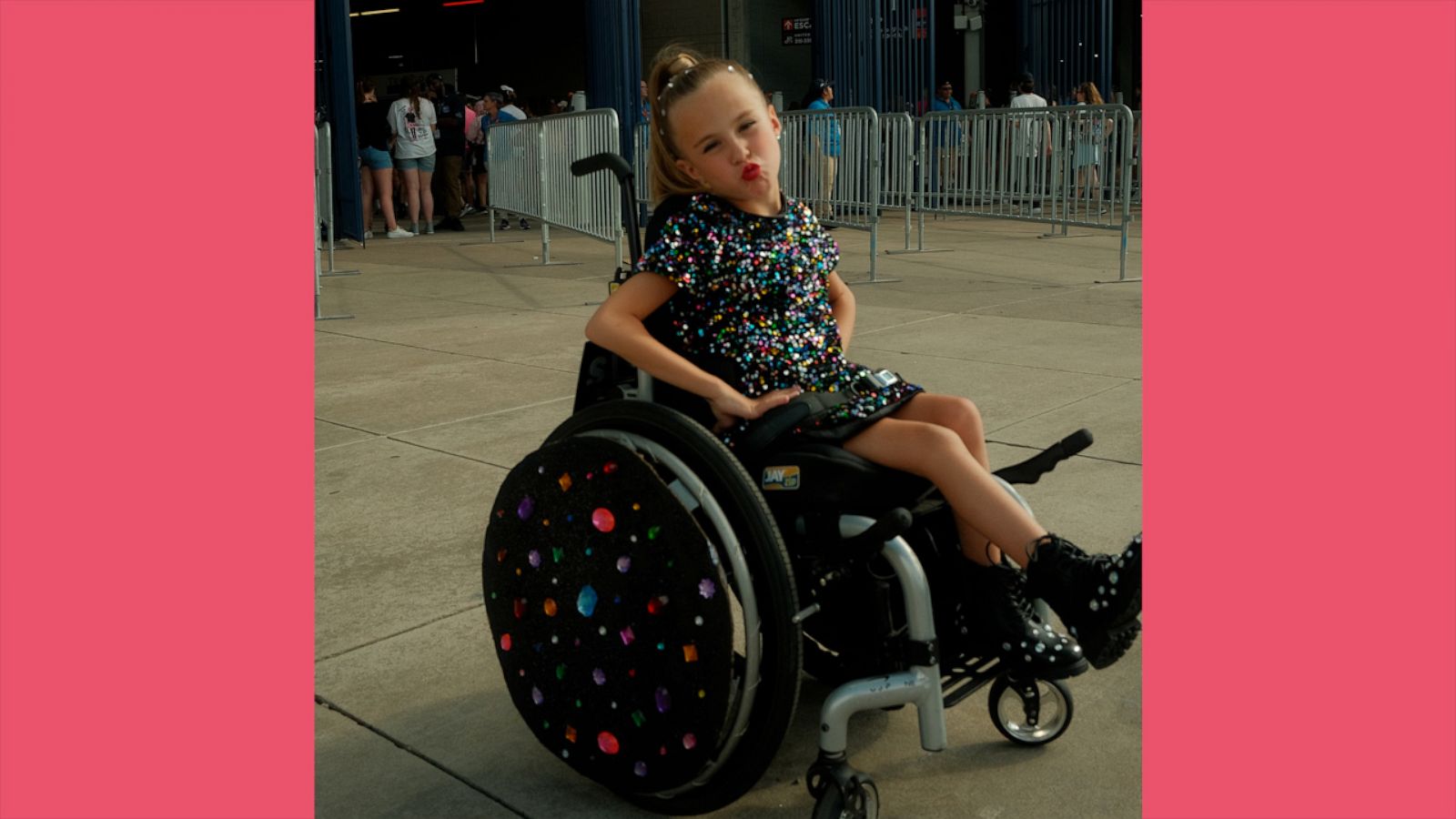 VIDEO: 9-year-old Swiftie attends Eras Tour concert with beautiful bejeweled wheelchair