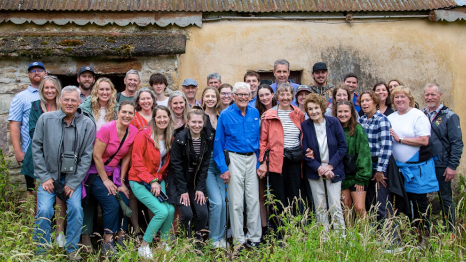 VIDEO: Family takes 96-year-old grandfather to visit his hometown in Ireland