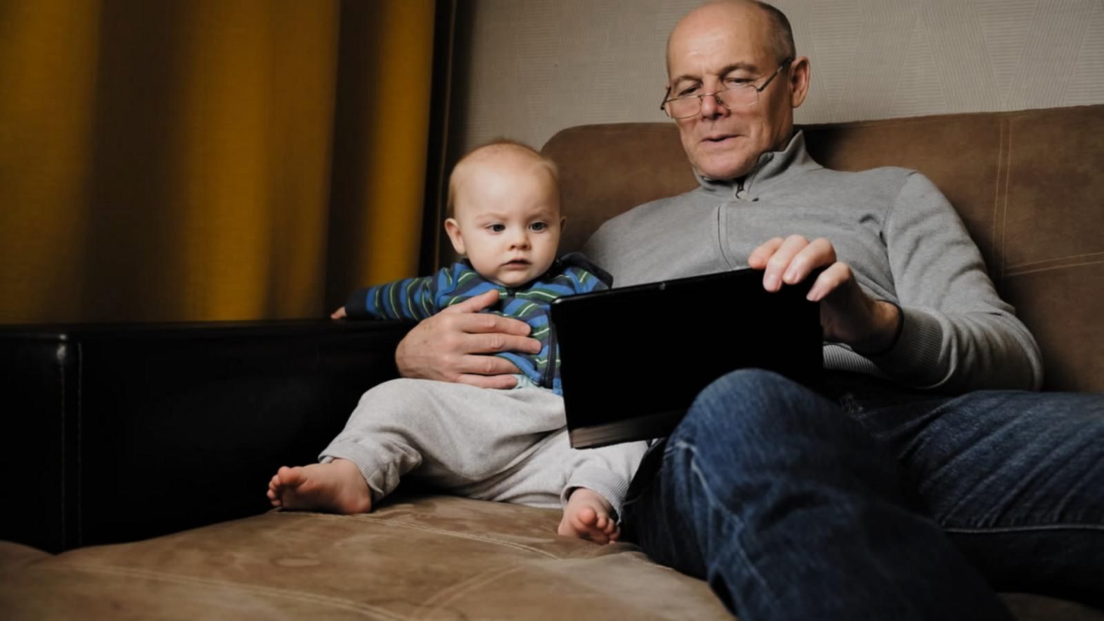 VIDEO: New study links screen time with delayed development in babies