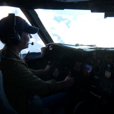 VIDEO: Onboard with hurricane hunters as they fly into the center of Lee