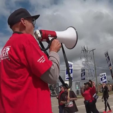 VIDEO: UAW sets new deadline to expand strike if no progress in negotiations