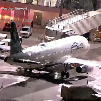 VIDEO: 8 injured after severe turbulence strikes JetBlue flight 