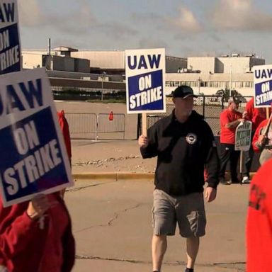 VIDEO: UAW set to expand strike as negotiations stall with Big 3 automakers