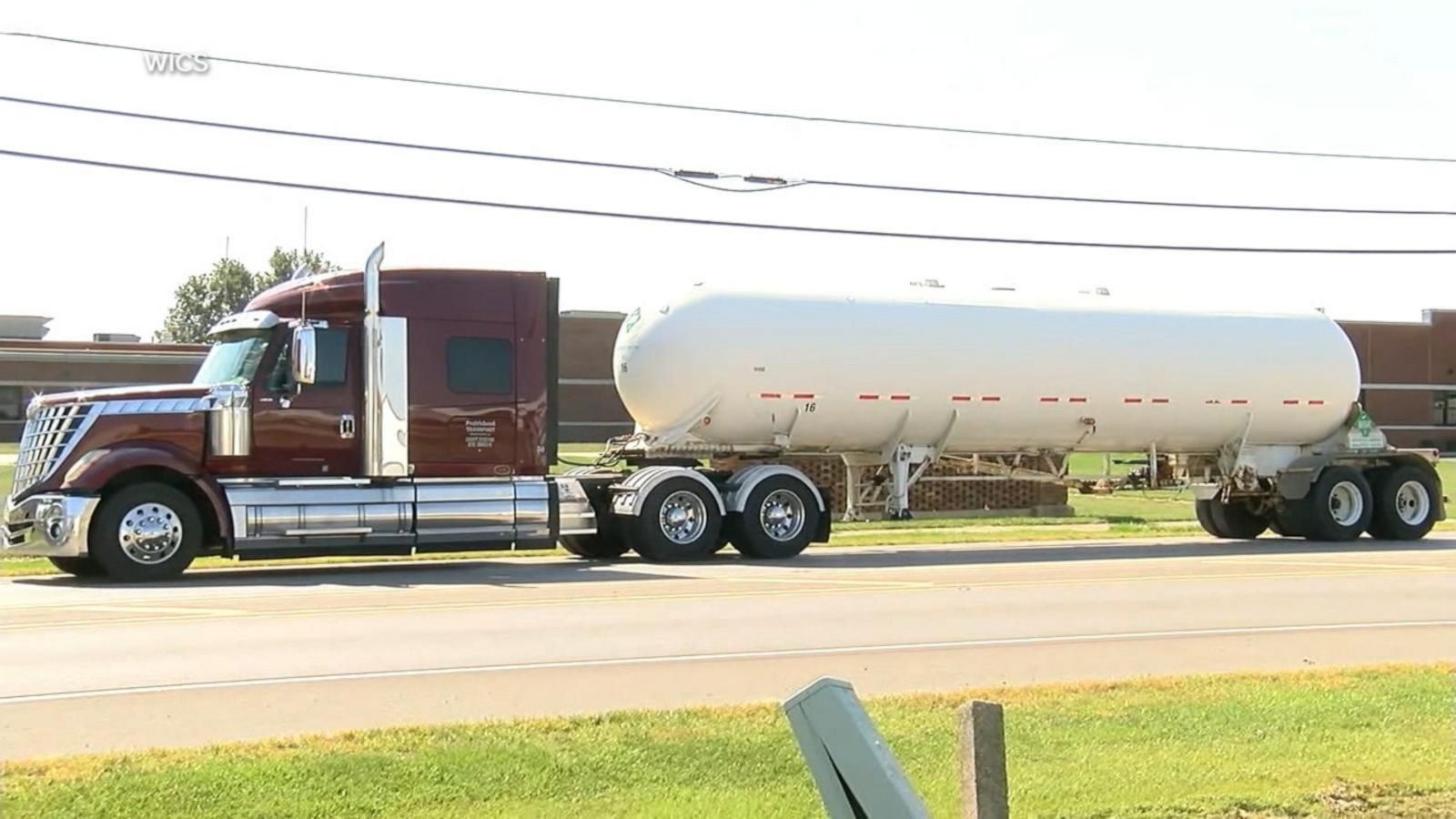 Citrus Produce - Peterbilt looks good on us!! Our 5th