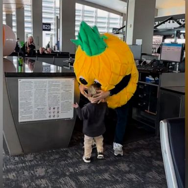 VIDEO: Mandy Moore's husband found the cutest way to entertain their son at the airport