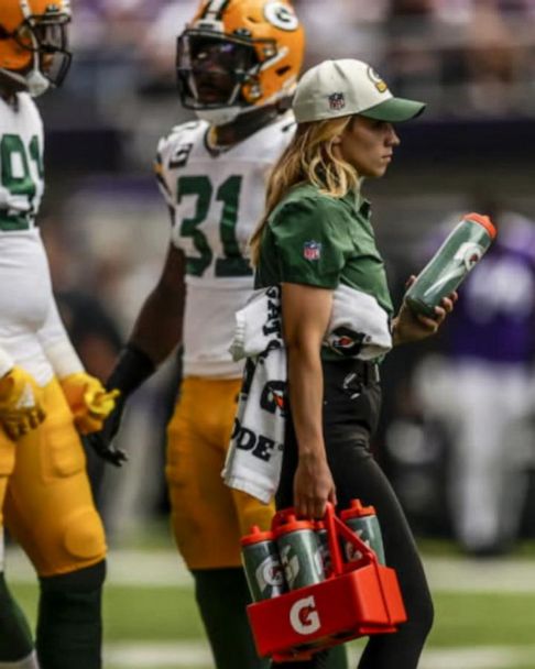 Meet the 1st full-time female athletic trainer for the Green Bay Packers  Video - ABC News