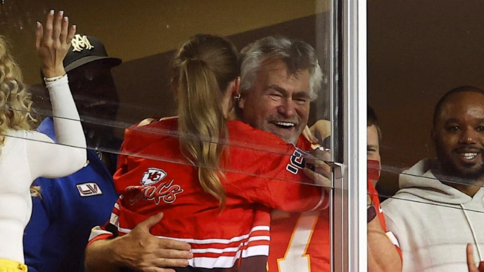 Jason Kelce Carried Young Fan to Meet Taylor Swift in Their Suite