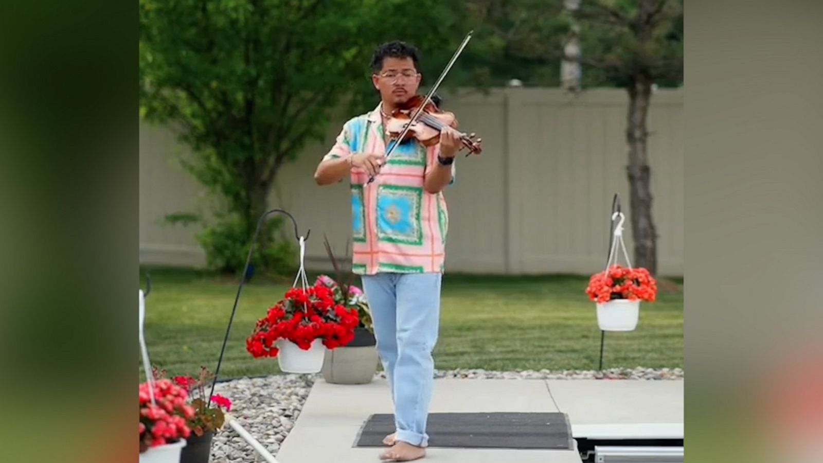 VIDEO: Violinist adds cultural flare to classic violin