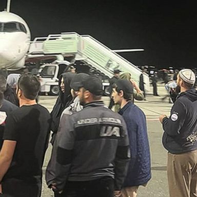 VIDEO: Anti-semetic mob storms Russian airport