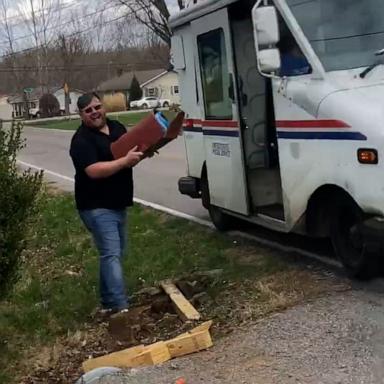 VIDEO: Woman laughs hysterically as brother holds mailbox for delivery