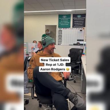 VIDEO: Jets post video of Aaron Rodgers working phones to get fans back to the stadium