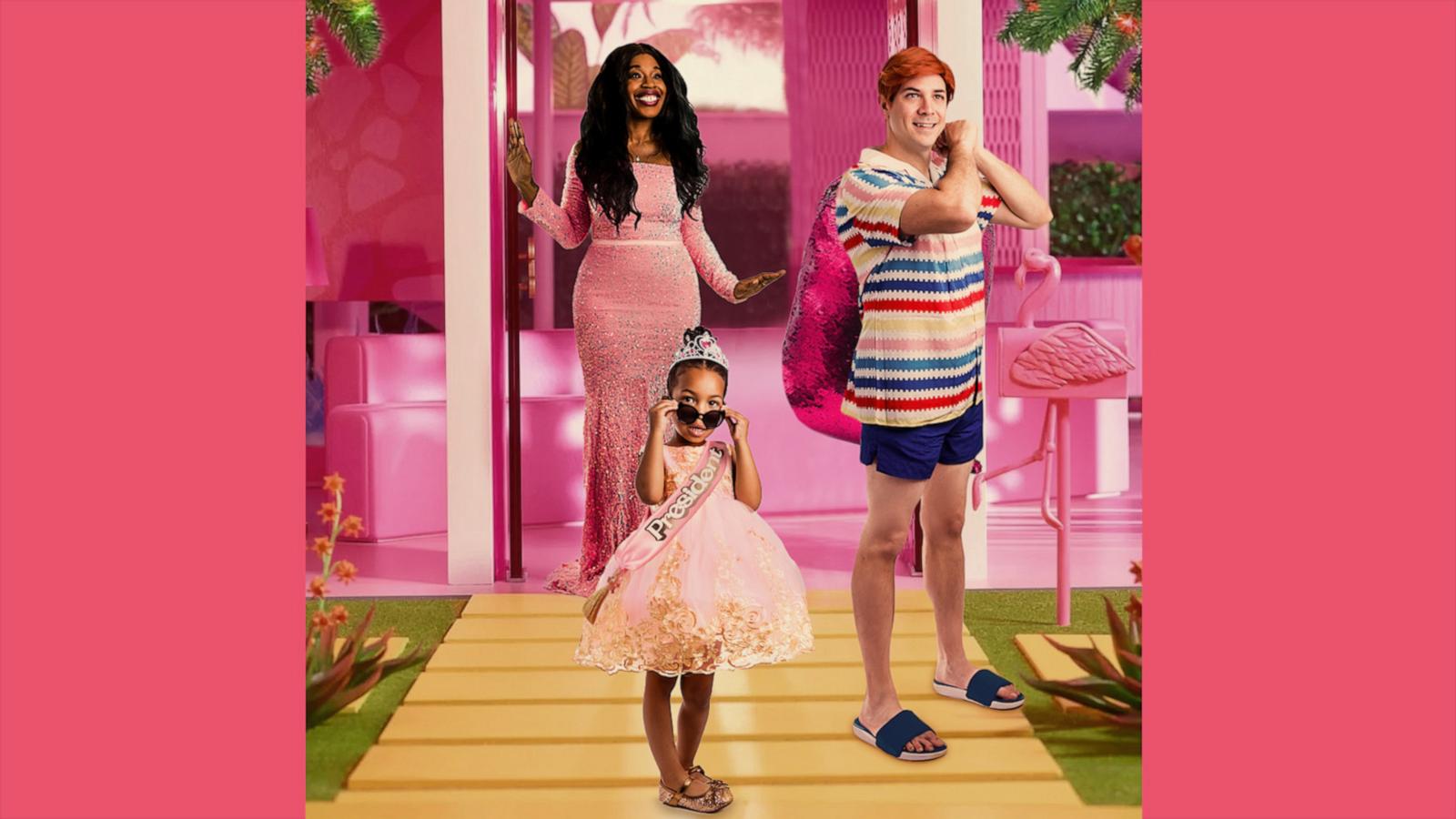 VIDEO: Texas family unveils fantastic Barbie-themed Christmas card