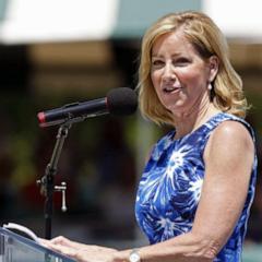 Chris Evert says she's again battling cancer