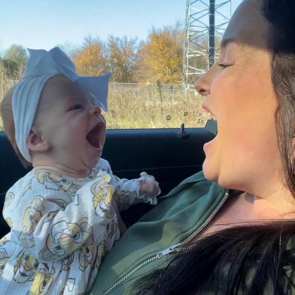 Baby can't stop smiling when mom sings Taylor Swift song - Good Morning America