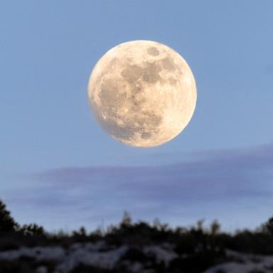 VIDEO: When to see the longest full moon in December 