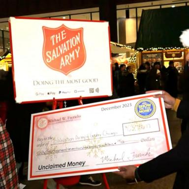 VIDEO: Chicago Christmas market shoppers find unclaimed money