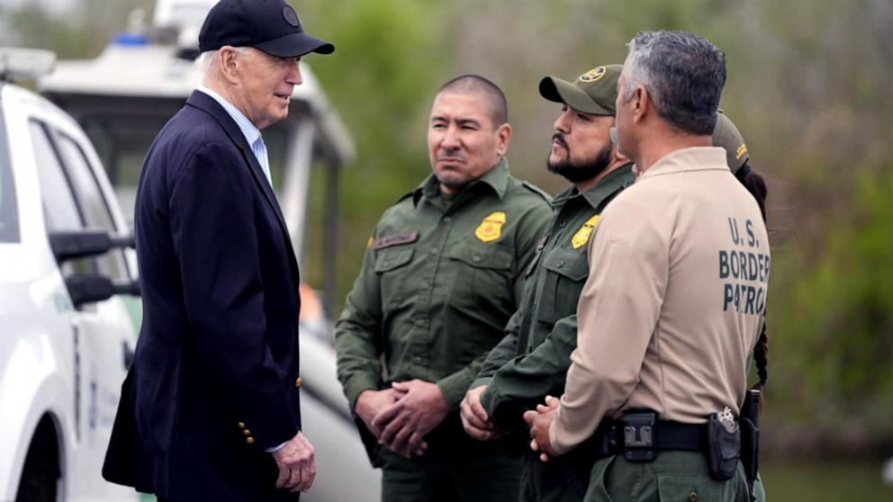 Biden and Trump visit border on the same day | GMA
