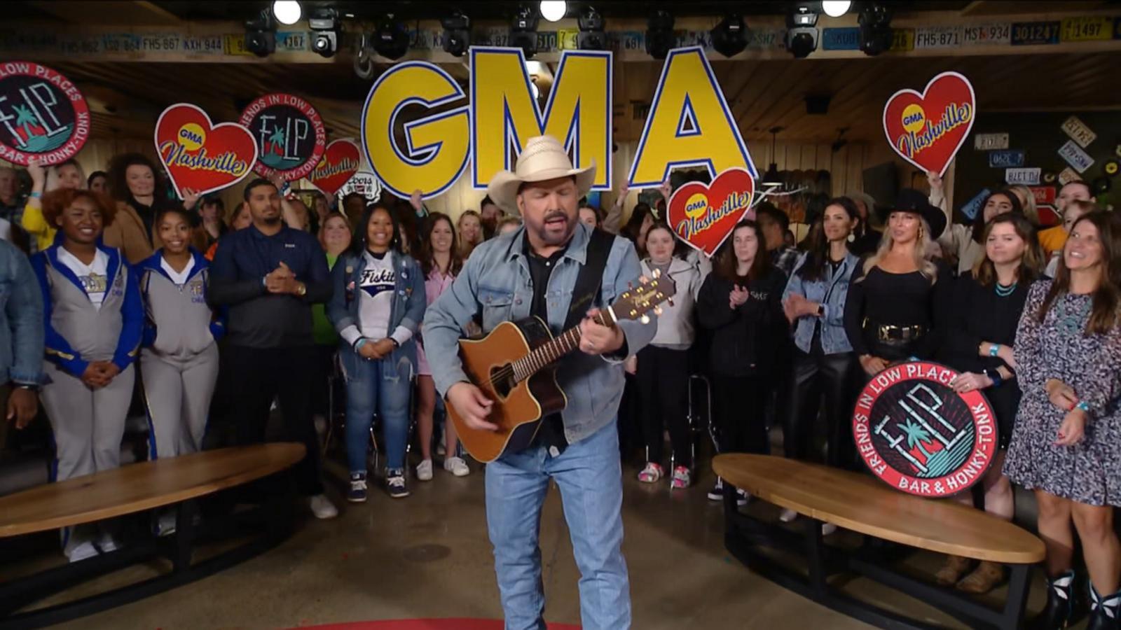 Garth Brooks performs 'Neon Neighborhood' on 'GMA' - Good Morning America