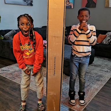 VIDEO:Twins surprise each other by guessing the exact number the other is thinking of