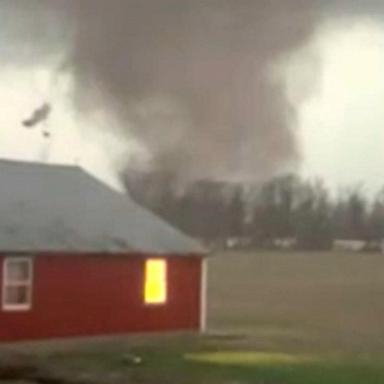 VIDEO: Tornado outbreak reported in Heartland