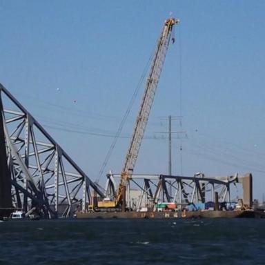 VIDEO: Cranes arrive at Baltimore bridge collapse