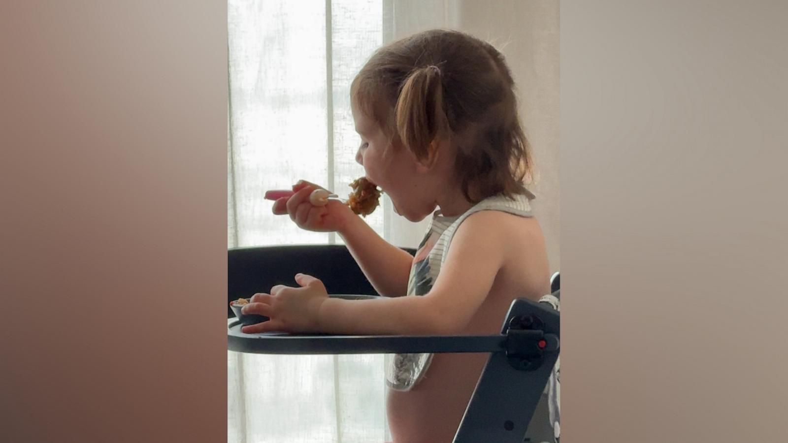 VIDEO: This toddler hilariously pretended to eat her meal so she could get get ice cream