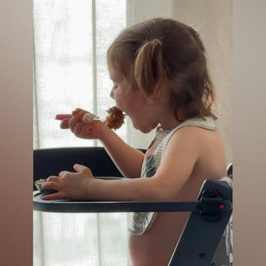 VIDEO: This toddler hilariously pretended to eat her meal so she could get get ice cream