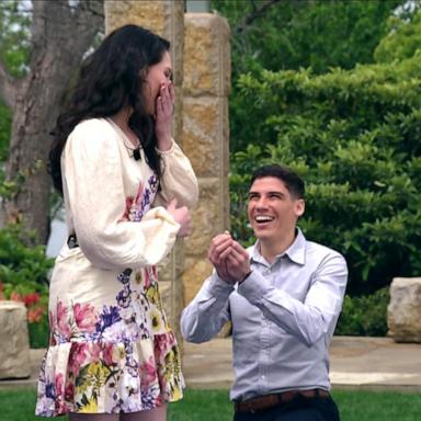 VIDEO: Proposal surprise during solar eclipse