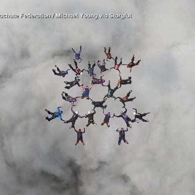 VIDEO: Women attempt to break skydiving record