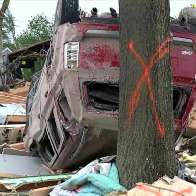 VIDEO: Deadly tornado devastates Iowa town