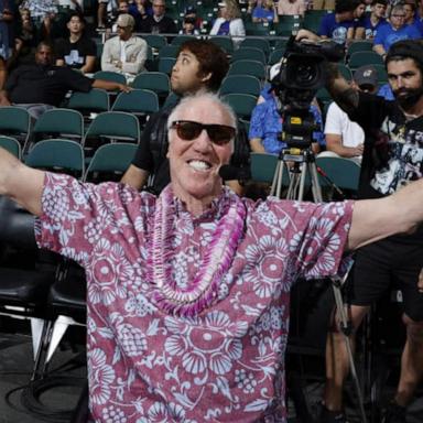 VIDEO: NBA legend Bill Walton dies at 71