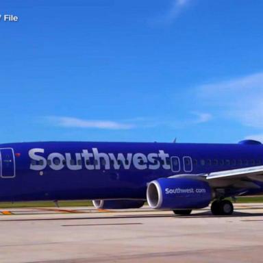 VIDEO: Southwest plane drops dangerously close to water 