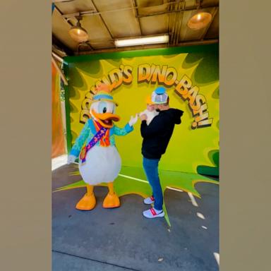 We are "quacking" up over this sweet interaction between a baby girl and Donald Duck at Walt Disney World.