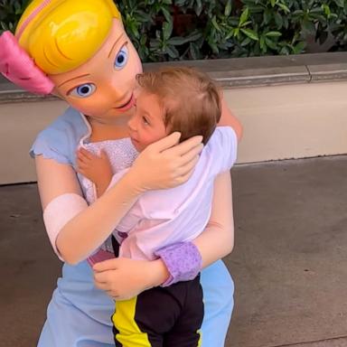 VIDEO: Disneyland's Bo Peep and Woody share touching moment, signing with boy who is deaf 