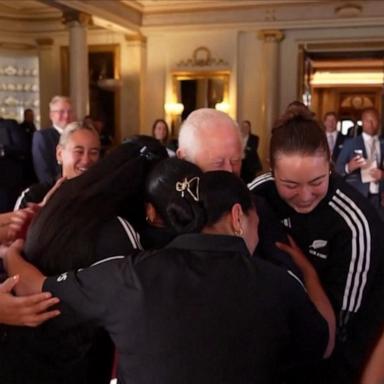 VIDEO: King Charles hugs New Zealand women's rugby team