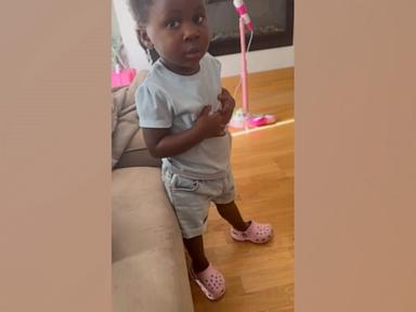 WATCH:  Toddler adorably argues with mom that her shoes are on the right feet