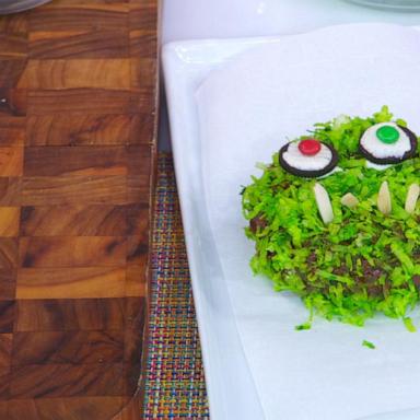 VIDEO: How to make spooky treats for Halloween