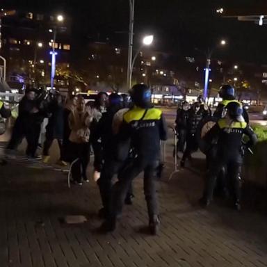 VIDEO: Unrest in Amsterdam as police make arrests after attacks on Israeli soccer fans