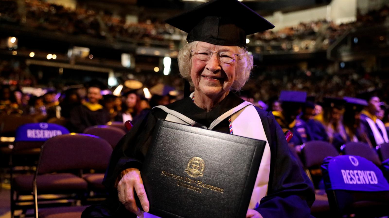 VIDEO: 90-year-old great-grandma earns college degree