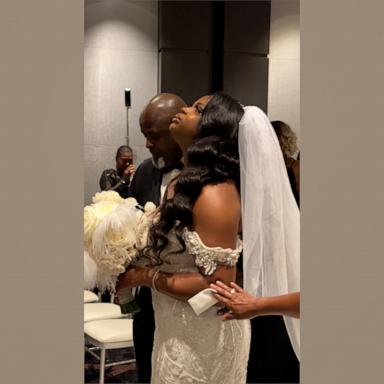 VIDEO: Bride listens to late mom's voicemail during wedding 