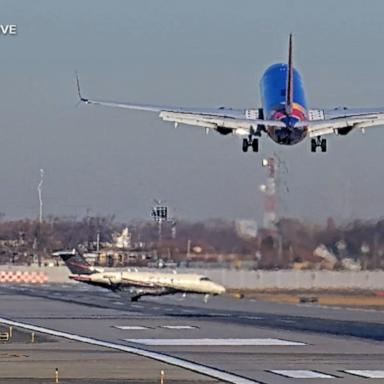 VIDEO: Close call between two planes at Chicago’s Midway Airport