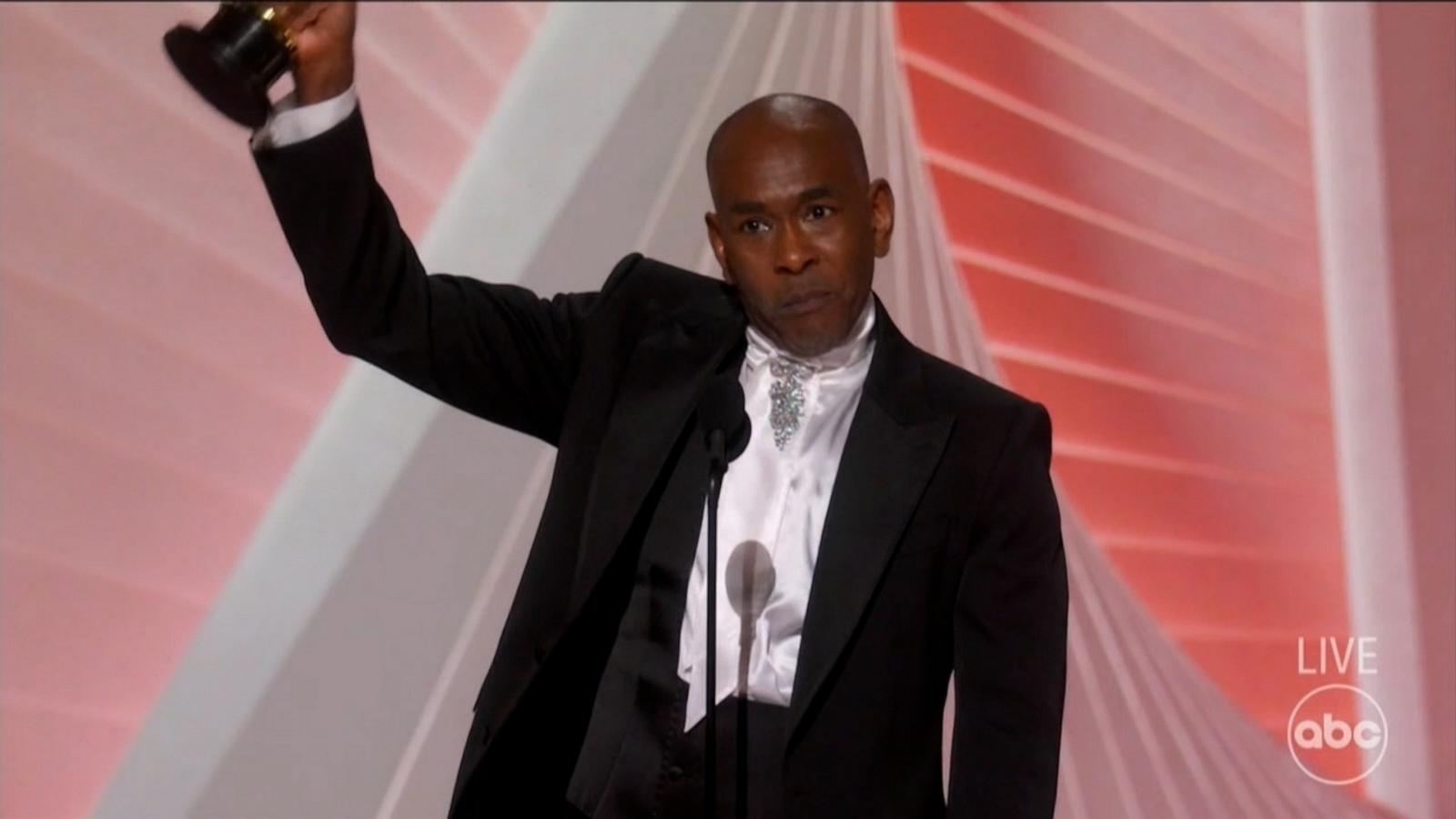 Paul Tazewell makes history as 1st Black man to win the Oscar for best costume design - Good Morning America