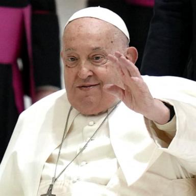 VIDEO: Pope Francis makes 1st public appearance in weeks
