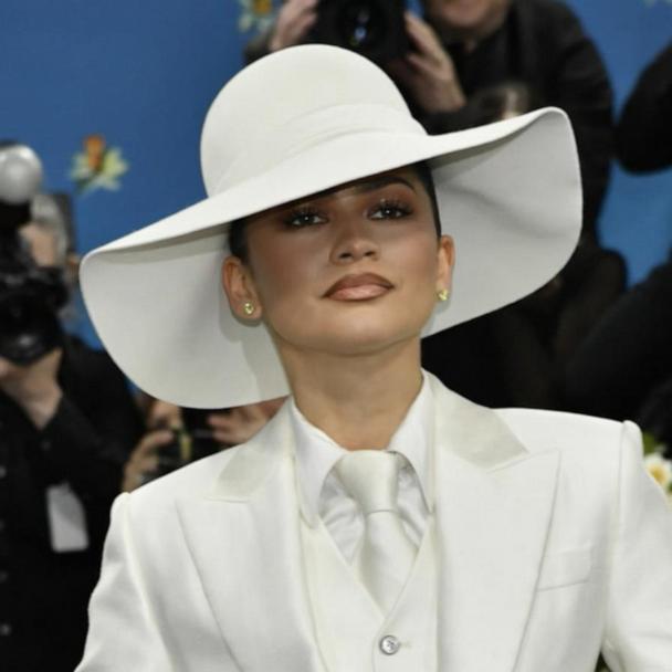 Demi Moore dressed as a Thom Browne necktie for the 2025 Met Gala - Good Morning America Demi Moore dressed as a Thom Browne necktie for the 2025 Met Gala - Good Morning America
