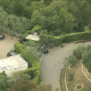 VIDEO: Car crashes through gate of Jennifer Aniston’s home