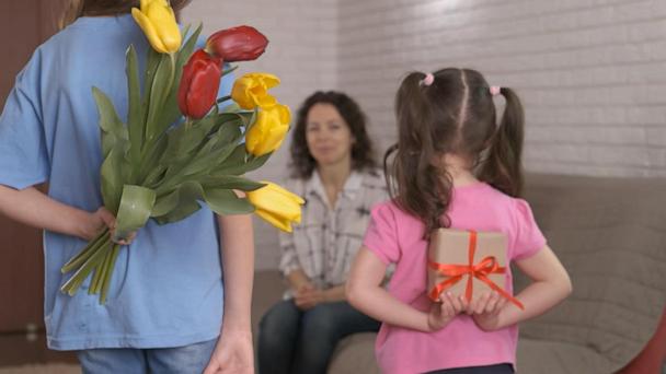 Last-minute shopping guide for mom