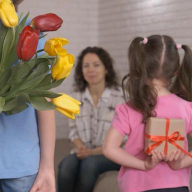 VIDEO: Last-minute shopping guide for mom