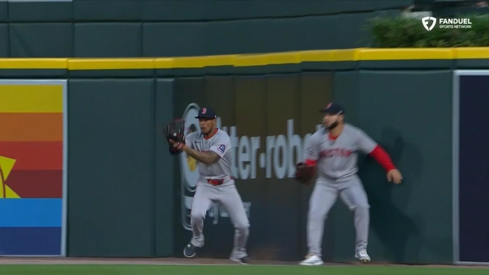 WATCH:  Boston Red Sox player makes unbelievable catch