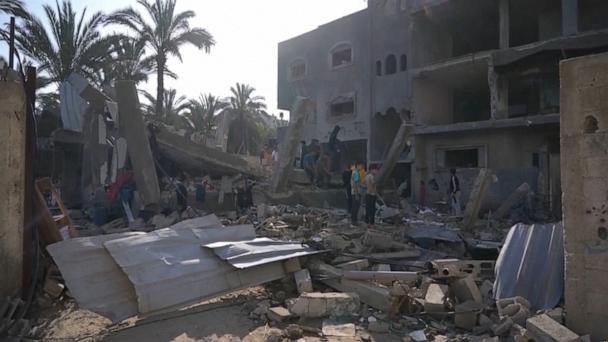 New Israeli strikes in Gaza as humanitarian crisis grows