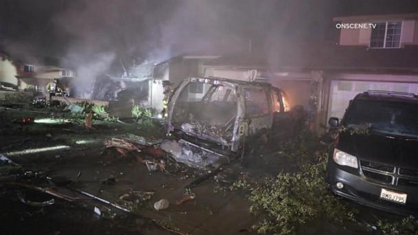 At least 2 dead in San Diego plane crash